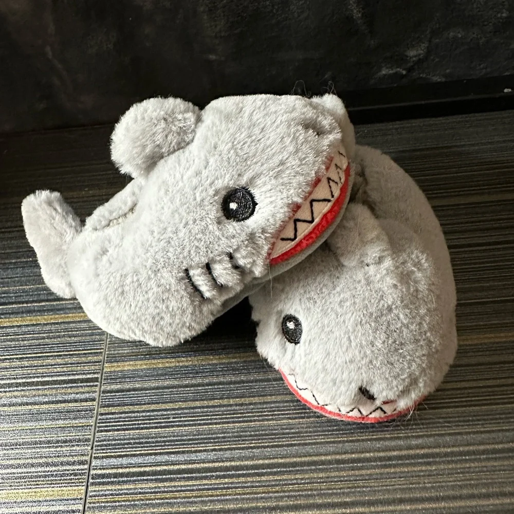 Plush Stuffed Shark Baby Slippers Walgreens Exclusive Fits 6 Months - 18 Months‎